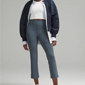 NWT Lululemon Ribbed Softstreme Zip Leg HR Crop 25”